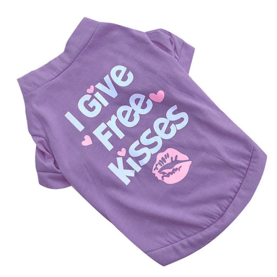Free Kisses mintás lila pamut póló